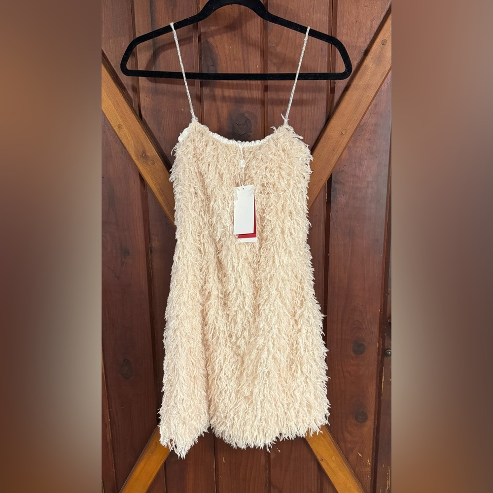 Q2 Feather dress size L